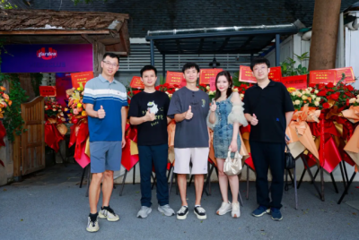 跟朋友在深圳开了家线下的Web3俱乐部